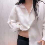 凛那(りな)♥黒髪完全業界未経験 脱 𓂂𓏸 美魔女コレクション