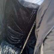 白瀬さきな 出勤してます👗🖤‎🤍 ウルトラプラチナム