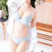 ユラ 出勤してます🥂 ピカソ