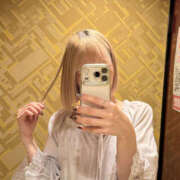 ひなの 出勤🎀 彼女の部屋本店