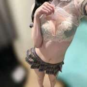 中本えま 2月最後だよ🩵 Claris Tokyo～クラリス東京～