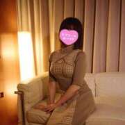 石原はるな 今週の出社予定👠 e女商事 池袋店