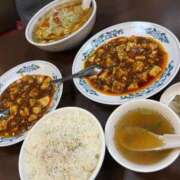 ななみ 突然の飯テロ🍴 オナクラ大人女子