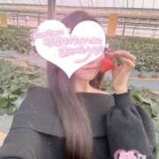 まゆ 急遽出勤🍓🫶 若妻淫乱倶楽部　越谷店