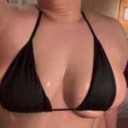 すず 本日18時からいます🩷 白いぽっちゃりさん五反田店