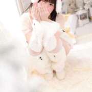 えま もっとちょーだい？💭 The White