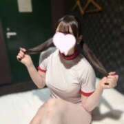 みなみ 出勤中です🦖♡♡ E+アイドルスクール池袋店