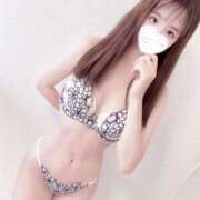 ひなり ルーティン🎀🤍 もも尻本店