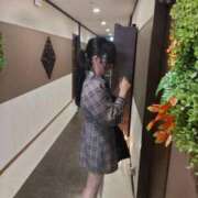 ヒメ日記 2025/09/17 14:30 投稿 浜辺なぎさ 全裸にされた女たちor欲しがり痴漢電車