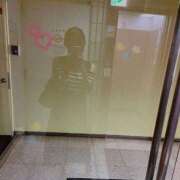 ヒメ日記 2025/10/03 12:11 投稿 浜辺なぎさ 全裸にされた女たちor欲しがり痴漢電車