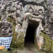 宇野ちはる お休み終わり?? 華椿