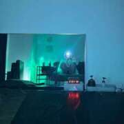 ヒメ日記 2025/11/25 08:00 投稿 ツバキ 飾窓