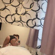 ヒメ日記 2026/04/07 11:13 投稿 ツバキ 飾窓