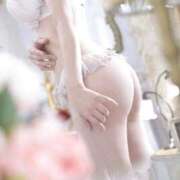 ひなこ 美白柔肌💓💓 ロイヤルフラッシュ