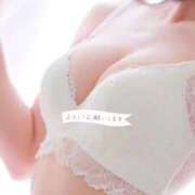 水川 澄香 次回出勤日はこちら🌷 ELEGANCE