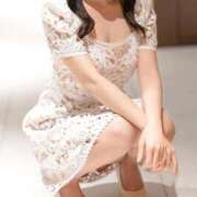 川岸 夢 乾杯の記憶🥂🤍🍓 マダム麗奈横浜