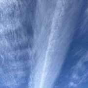 うらん 雲きれい😍✨ 【非表示中】美女・ビジョン