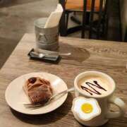 れお 昨日はこだわりのコーヒー屋にてまったり幸せを感じた良い一日でした☕ Arrest（アレスト）