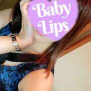 りこ げつよーびー︎🤍 BABY LIPS