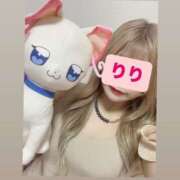 りり 朝から出勤っ The White