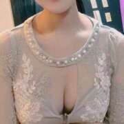 由瑠璃(ゆるり)♥恋する大和撫子 パフェ🍨食べました🍊明日17時から♡ 美魔女コレクション