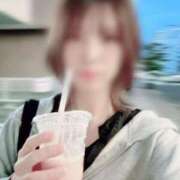 るり 出勤前のセブンイレブンのスムージーブーム中🍓 涼泉（りょうせん）