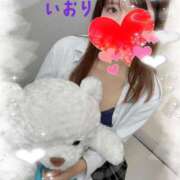 ヒメ日記 2025/11/22 15:30 投稿 いおり パンチラJK