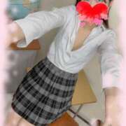 いおり 元気なお顔 パンチラJK