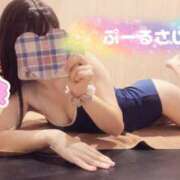 ヒメ日記 2025/10/24 12:00 投稿 すみれ プールサイド