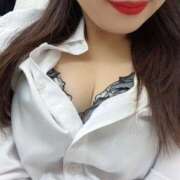 綾瀬　れんか 出勤🌟 ノーパンパンスト スケベなOL梅田・兎我野店