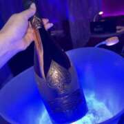 しゅうか アルマンドロゼが飲んでみたいなり❣️❣️ PINK ROOM（ピンクルーム）