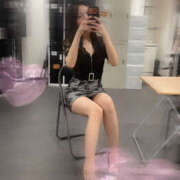 すずな 出勤しました🙋🏼‍♀️🤍 VIVIDCREW十三店