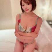 えりか 何色が好きですか？🤍🩷🖤 東京リップ 池袋店