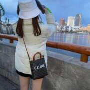 亜耶【アヤ】 ☔️おはよ 輝女