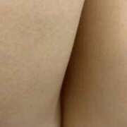 きえ 太ももとチラリパンティ？ 完熟ばなな新宿