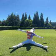 りり　高貴のオーラに神秘的な美貌 ⛳️三昧😆 ROYAL FACE