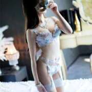 るる　キレ可愛い清純美女 あまい1日…♡ ROYAL FACE