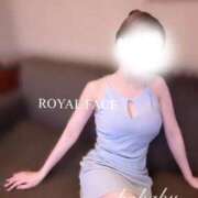 こはく　小柄で細身なGカップ美女 出勤♡ ROYAL FACE