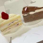 ゆこ やけ食い🍰 ぽっちゃり巨乳素人専門店ぷにめろ渋谷店