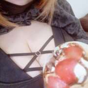 しいな(神乳Lカップ) また雨ー(´•ω•`) ぽっちゃり女神 あぷろでぃーて