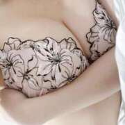 ヒメ日記 2025/11/04 10:23 投稿 しずく※純白の中に潜むエロス刃 即イキ淫乱倶楽部 柏店