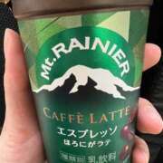 ファッションモデル界の女『ジゼル 変更が多いけど負けずに！ グッドスマイル