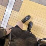 ヒメ日記 2025/11/12 17:33 投稿 萌香-モエカ- お姉さんセレブR38