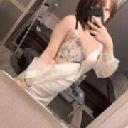 星野　にいな シたよ🤍 OLピンクコレクション