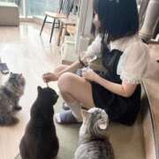 えま にゃんにゃんの日🐱 隙のあるエステ