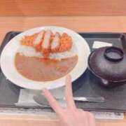 むつき 🍛カレーライス🥄 つまみぐいイケちゃいますよ！