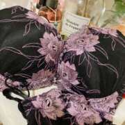 窓乃ねこ 選ぶの難しい🤨 ワイフコレクション