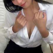 羽月　くれは 2日目♡ ノーパンパンスト スケベなOL梅田・兎我野店