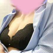 鷲見 かな 本日19時出勤します！ 30代40代50代と遊ぶなら博多人妻専科24時