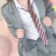 せら ドキドキして熱くなってきたから脱いじゃう🎀 E+アイドルスクール池袋店